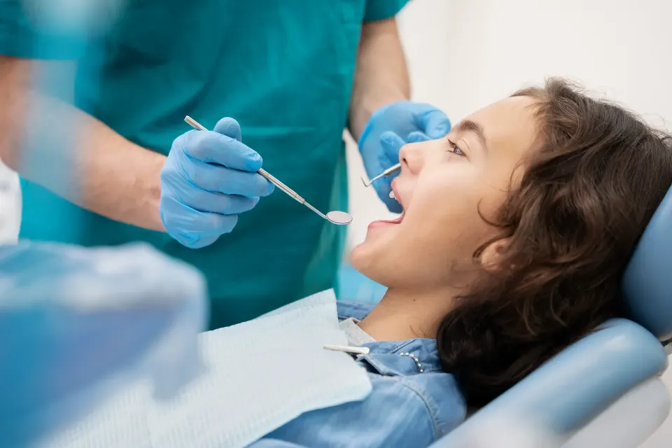 Abstract background representing dental emergency conditions treated at Enclave Dental Lake Mary FL