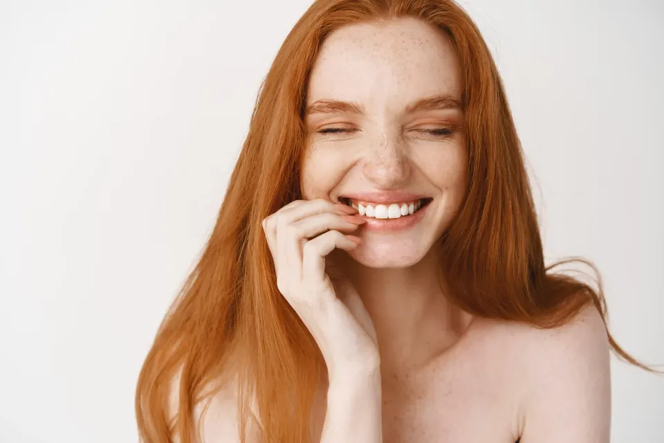 How Teeth Whitening with White Fillings Affects Your Smile's Edge