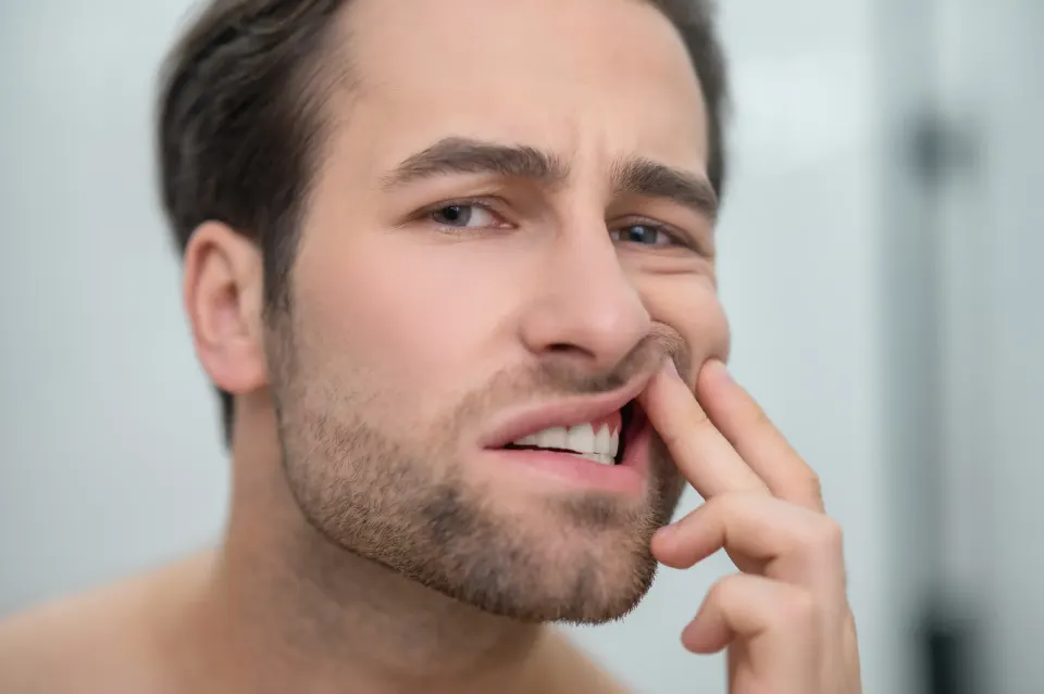 Why Teeth with Bad Design and Smiles Often Suffer from Gum Line Gaps